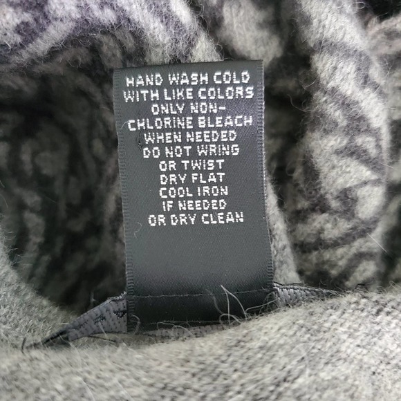 Sarah Spencer Cardigan sweater Size M - Picture 6 of 6